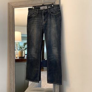 Kenneth Cole Reaction, 33x32, bootcut medium wash mens jeans, great condition!